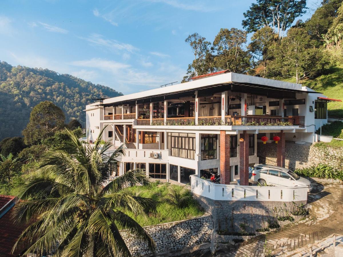 Ellin Forest Karaoke&Pool Resort Bukit Tinggi Bentong Exterior foto