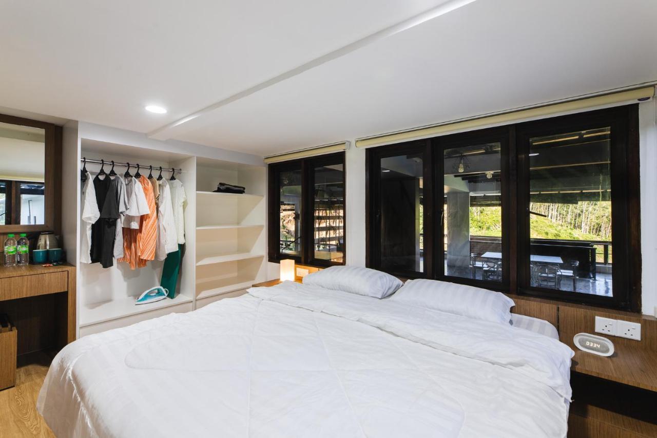 Ellin Forest Karaoke&Pool Resort Bukit Tinggi Bentong Exterior foto